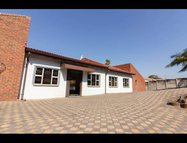 4 BEDROOM HOUSE FOR SALE IN MALVERN